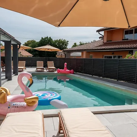 Magdalena With Private Pool *