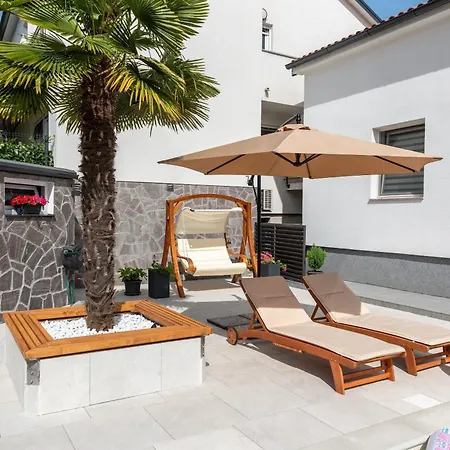Magdalena With Private Pool