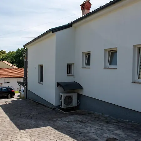 Magdalena With Private Pool * Rukavac (Primorje-Gorski Kotar)