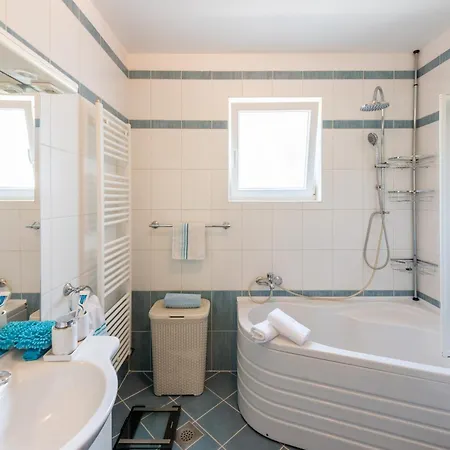 Magdalena * Rukavac (Primorje-Gorski Kotar)